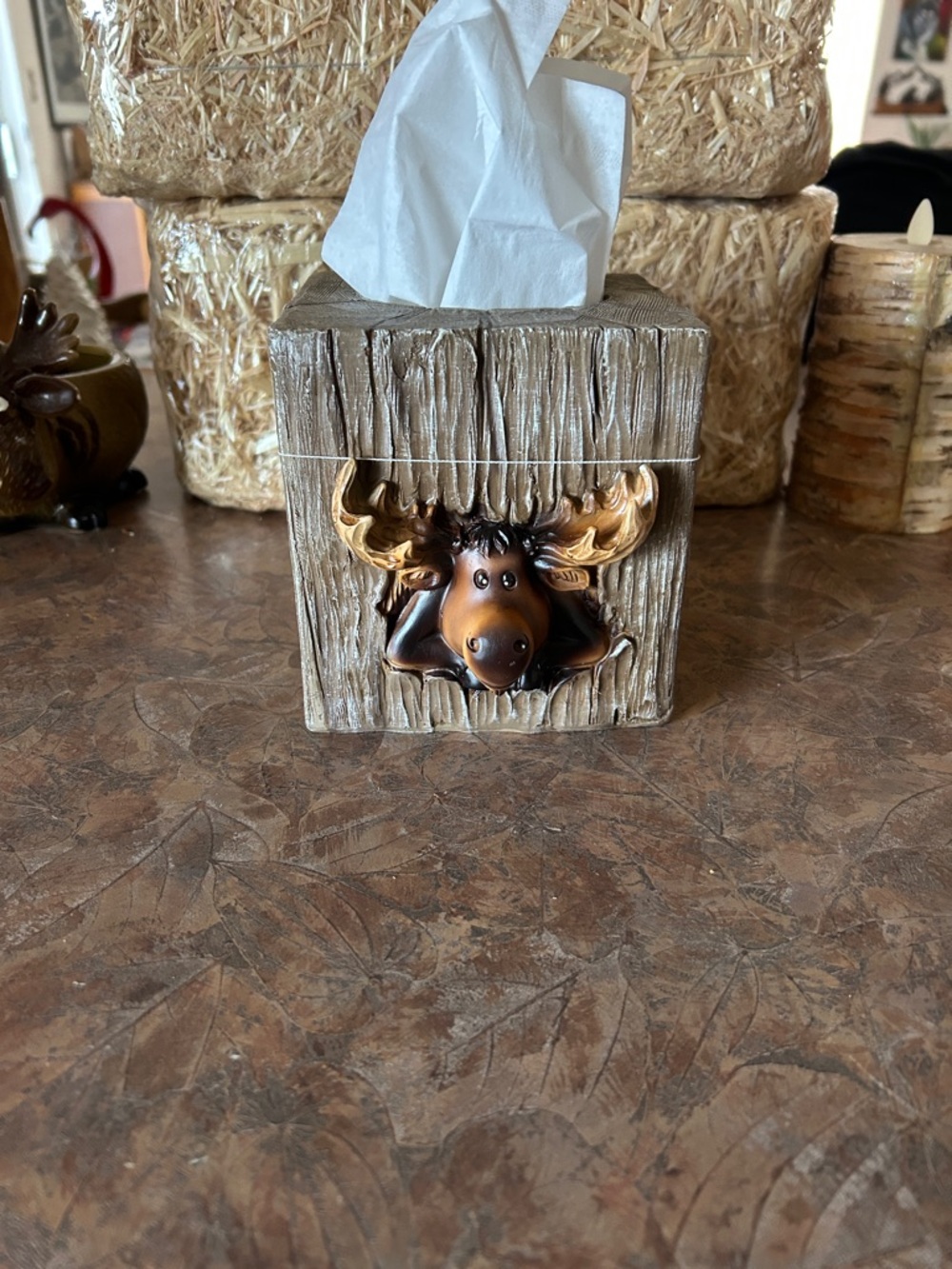 De Leon Collections Rustic Moose 🫎 Kleenex Display Holder